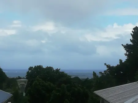 Maison spacieuse avec jacuzzi et vue sur la mer à Sainte-Rose - Photo 12