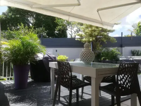 Maison spacieuse avec jacuzzi et vue sur la mer à Sainte-Rose - Photo 13