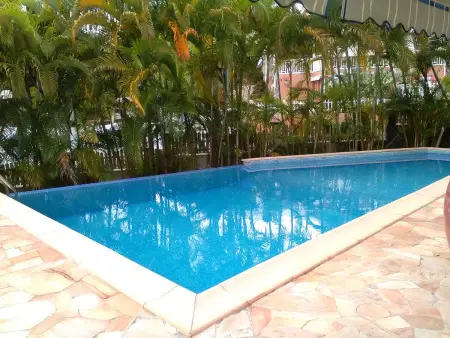 Charmant Bungalow avec Piscine Partagée à Le Gosier - Photo 1