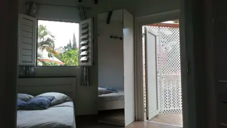 Charmant Bungalow avec Piscine Partagée à Le Gosier - Photo 11