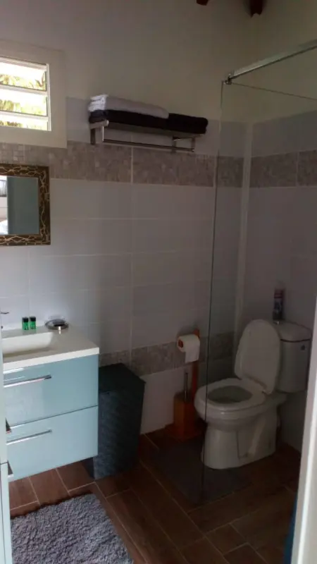 Charmant Bungalow avec Piscine Partagée à Le Gosier - Photo 13