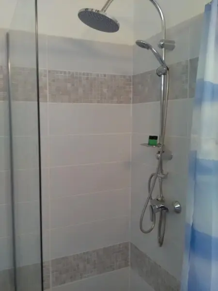 Charmant Bungalow avec Piscine Partagée à Le Gosier - Photo 18