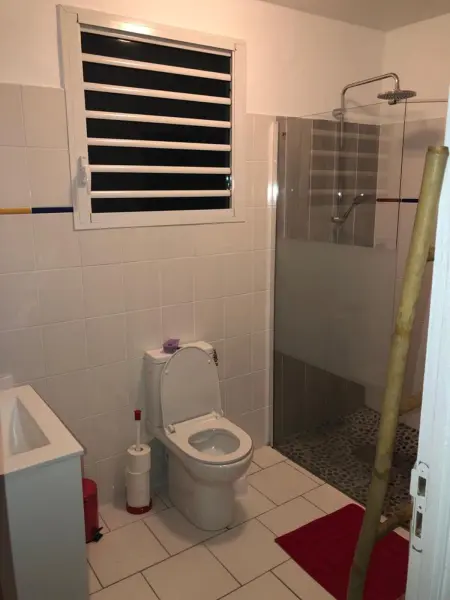 Maison charmante à Pointe-Noire avec vue mer, Maison 4 personnes à Pointe Noire - Photo 7