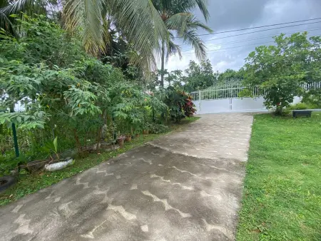 Maison charmante à Baie-Mahault avec jardin clôturé - Photo 19