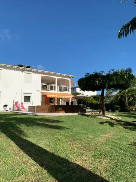 Maison charmante à Sainte-Anne avec piscine privée - Photo 25