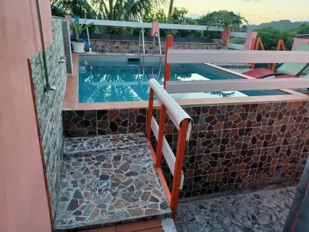 Appartement moderne à Rivière-Pilote avec piscine privée - Photo 1