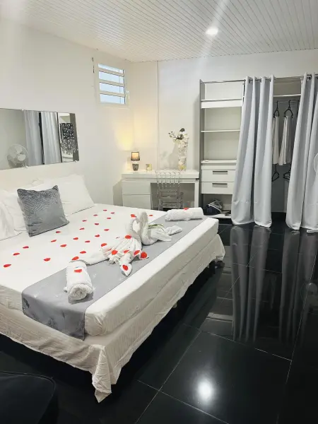 Appartement charmant à Sainte-Rose, 60m² + piscine - Photo 4