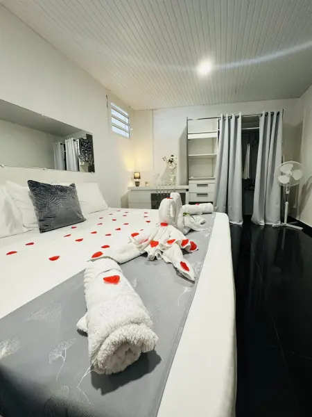Appartement charmant à Sainte-Rose, 60m² + piscine - Photo 5