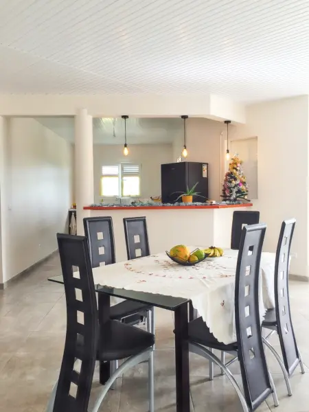 Appartement spacieux avec vue montagne à Le Marin, 82 m². - Photo 2