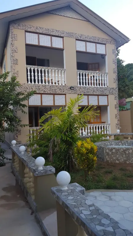 Appartement confortable à Baie Sainte Anne 56 m² avec vue mer - Photo 1