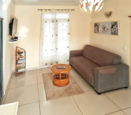 Maison charmante à Petit-Bourg + Jardin, Maison 9 personnes à Petit Bourg - Photo 2