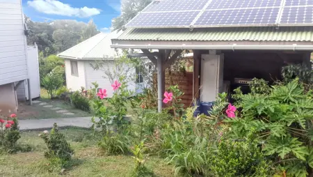 Bungalow charmant au Robert avec piscine partagée - Photo 4