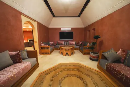 Villa spacieuse avec piscine près de Marrakech, Villa 20 personnes à Centre Commune Ouled Hassoune - Photo 18