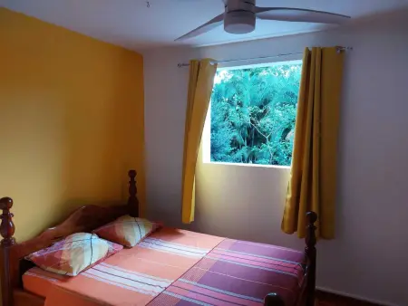 Maison charmante à Pointe Noire, vue montagne, jardin privé - Photo 9