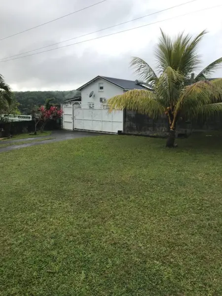 Appartement confort à Sainte-Rose avec piscine partagée - Photo 2