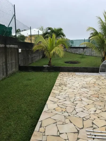 Appartement confort à Sainte-Rose avec piscine partagée - Photo 11