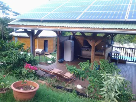 Bungalow charmant avec piscine partagée à Le Robert - Photo 12