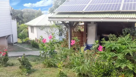 Bungalow charmant avec piscine partagée à Le Robert - Photo 13