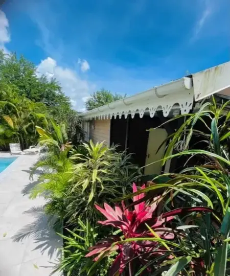 Bungalow accueillant à Le Diamant avec piscine partagée - Photo 1