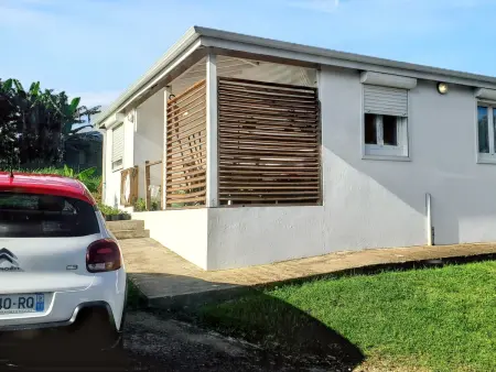 Appartement charmant à Sainte-Rose avec terrasse et jardin – 65 m² - Photo 12