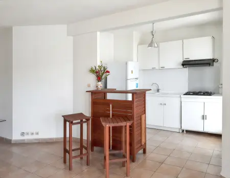 Appartement lumineux aux Abymes, 56 m², terrasse et parking - Photo 2