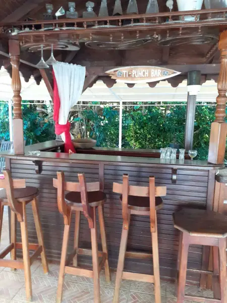 Bungalow charmant à Sainte-Rose avec terrasse et piscine - Photo 2