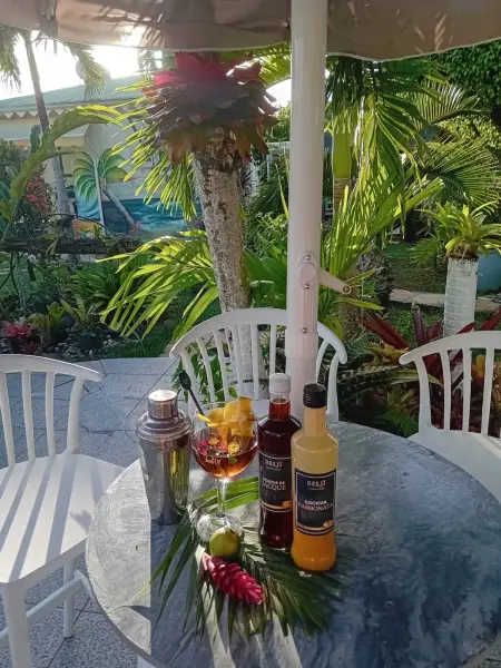 Bungalow charmant à Sainte-Rose avec terrasse et piscine - Photo 3