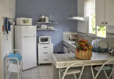 Bungalow charmant à Sainte-Rose avec terrasse et piscine - Photo 4