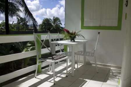 Bungalow charmant à Sainte-Rose avec terrasse et piscine - Photo 5