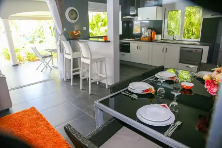 Appartement charmant à Saint François avec piscine partagée - Photo 2