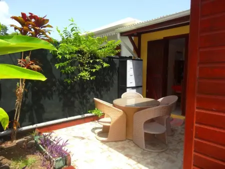 Maison charmante à Saint-François avec jardin et piscine partagée - Photo 7