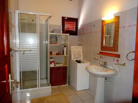 Maison charmante à Saint-François avec jardin et piscine partagée - Photo 13