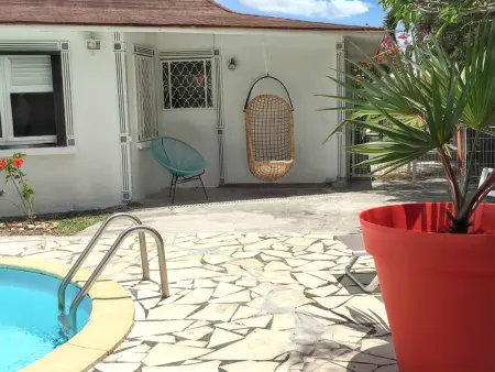 Maison accueillante à Saint-François avec piscine privée. - Photo 3