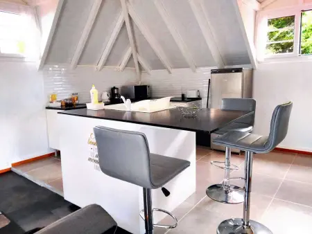 Studio lumineux avec vue sur la mer à Baillif – 45 m² + Terrasse - Photo 3