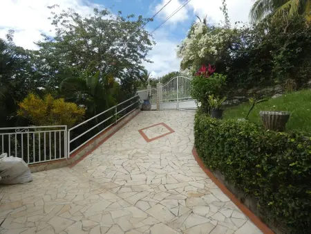 Appartement moderne à Fort-de-France 70 m² - Jardin privé - Photo 1