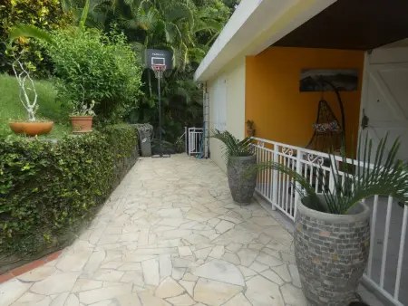 Appartement moderne à Fort-de-France 70 m² - Jardin privé - Photo 3
