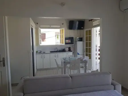 Studio moderne à Baie Mahault 27 m² avec balcon agréable - Photo 2