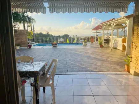 Appartement charmant à Rivière-Pilote avec piscine privée - Photo 2