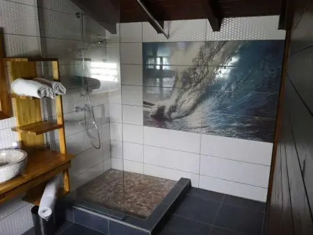 Appartement spacieux à Lamentin + piscine et jacuzzi. - Photo 12