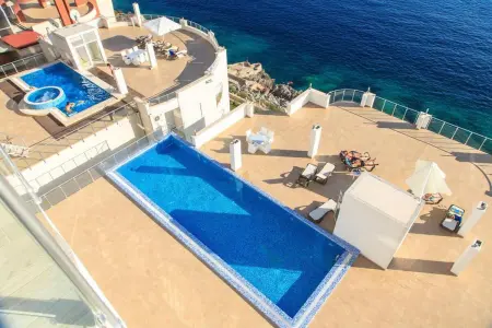 Appartement moderne avec vue sur la mer à Dobra Voda, 95 m², Piscine - Photo 1