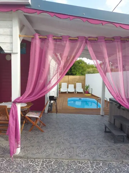 Villa pittoresque à Saint-François avec piscine et jacuzzi - Photo 1