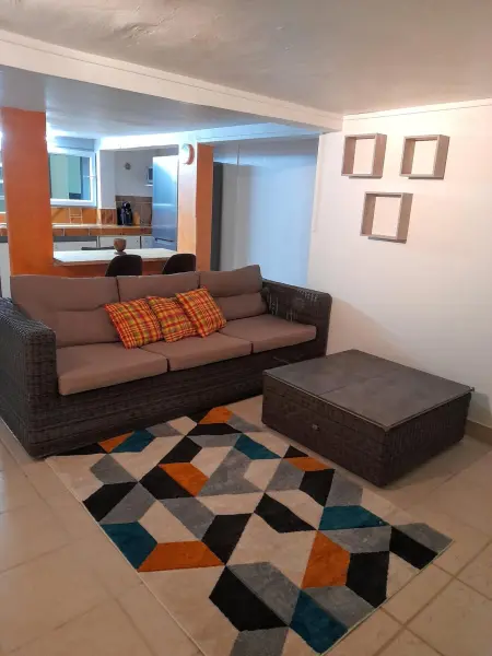 Appartement charmant à Sainte-Rose avec terrasse et jardin - Photo 1