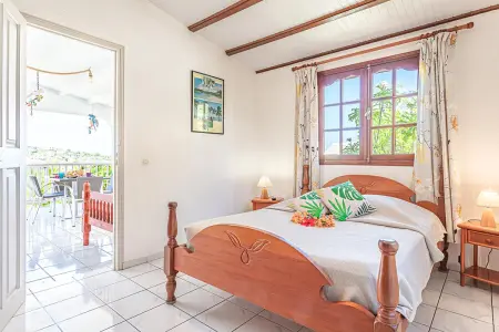 Bungalow confortable à Bouillante, 40 m² avec piscine partagée - Photo 8