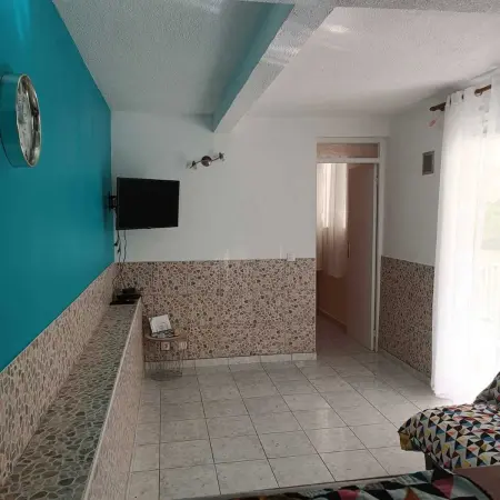 Maison charmante au cœur de Le Gosier avec cheminée - Photo 2