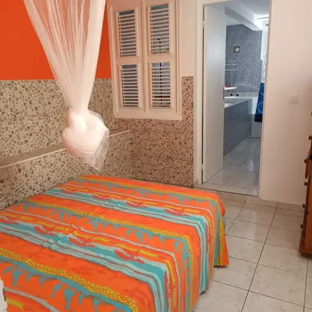 Maison charmante au cœur de Le Gosier avec cheminée - Photo 3