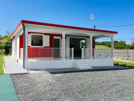 Maison charmante proche de la plage au Moule avec piscine - Photo 1