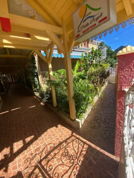Appartement lumineux à Pointe-Noire avec piscine partagée - Photo 14