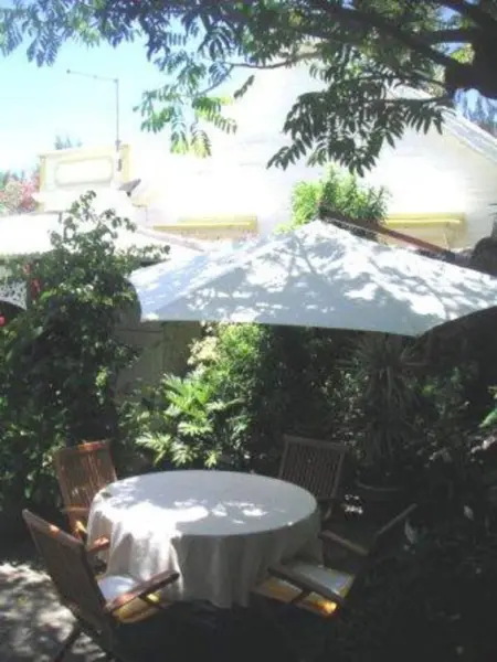 Maison chaleureuse à Saint-Gilles les Bains, proche plage - Photo 7