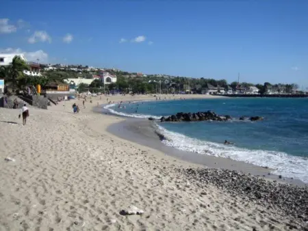 Maison chaleureuse à Saint-Gilles les Bains, proche plage - Photo 11