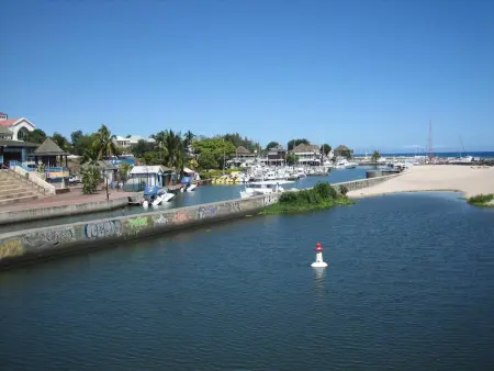 Maison chaleureuse à Saint-Gilles les Bains, proche plage - Photo 12